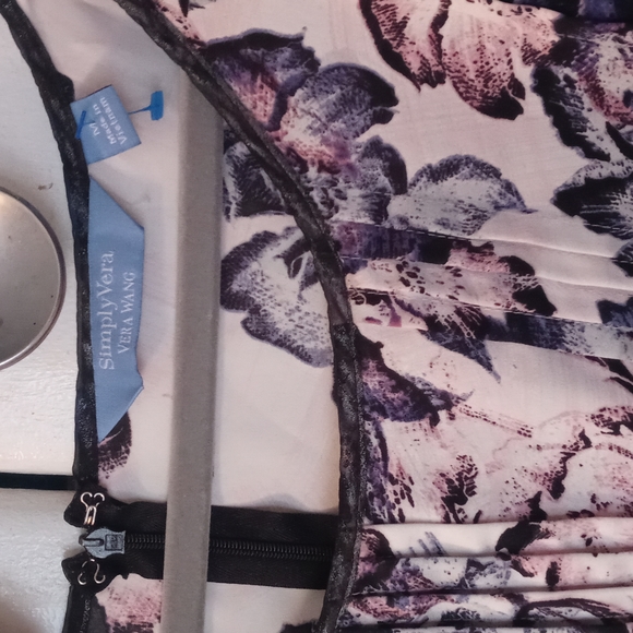 SimplyVeraWang - Picture 3 of 11